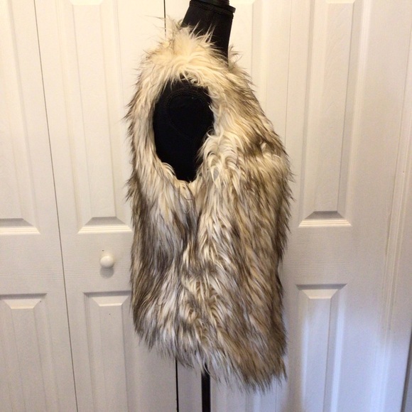 Kaktus Womens Cream/Brown Faux Fur Open Front Vest Size Medium - Picture 3 of 8